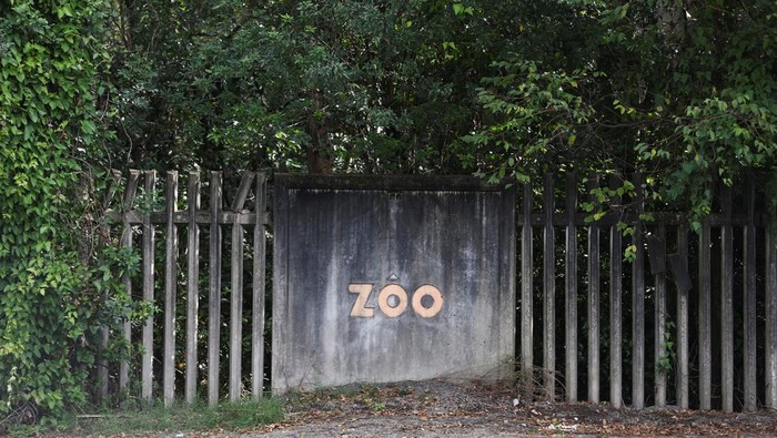 General view shows a closed zoo after Brazil confirmed an outbreak of bird flu on Friday, triggering protocols for a nationwide trade ban of poultry for top buyer China and state restrictions for other major consumers, in Sapucaia do Sul, Brazil, May 19, 2025. REUTERS/Diego Vara