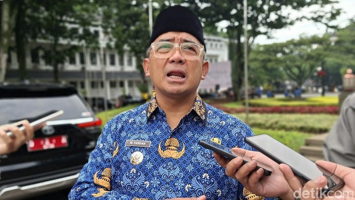 Walikota Bandung M Farhan