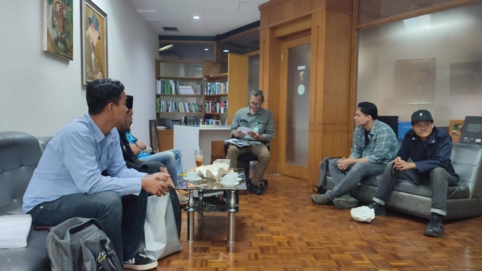 Warga dan nelayan di Minajaya Sukabumi mendatangi kantor KLHK beraudiensi tentang pembangunan tambak udang