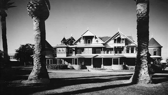 Winchester Mystery House