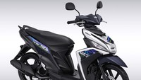 Kalau yang ini Metalic White. Ornamen ini juga disisipkan pada setiap grafis baru di skutik ini. Sedangkan kesan sporty pada skutik ini terasa melalui grafis pada bagian bodinya yang menampilkan huruf “M” dan angka “3” dalam bentuk romawi dengan font tegas dan lancip. Foto: Yamaha