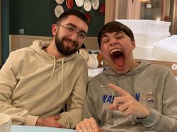 10 Orang dengan Tubuh yang Luar Biasa Unik