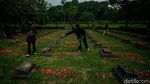 Aktivis dan Keluarga Korban Kenang Tragedi 98 di TPU Pondok Ranggon