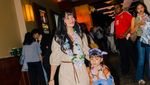 Momen Seru Asmirandah Quality Time Bareng Anak ke Bioskop