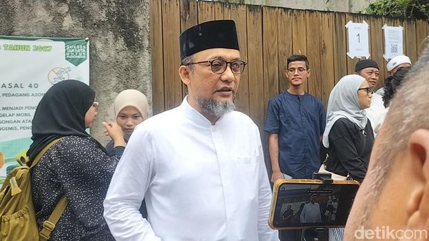 Boediono dan Novel Baswedan melayat ke rumah duka suami Najwa Shihab