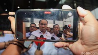 Budi Arie Setiadi meminta KPK untuk mengawal dan mencegah terjadinya berbagai bentuk penyimpangan dalam pelaksanaan program Koperasi Desa Merah Putih.