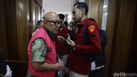 Perbuatan ini dilakukan Dono bersama Djoko Dwijono selaku Direktur Utama PT Jasamarga Jalan Layang Cikampek (JJC) periode tahun 2016-2020 dan sebagai Pejabat Pengadaan di Jasa Marga Jalan Layang Cikampek, Yudhi Mahyudin selaku Ketua Panitia Lelang di Jasa Marga Jalan Layang Cikampek, Sofiah Balfas selaku Direktur Operasional II PT Bukaka Teknik Utama sejak 2008 dan Kuasa KSO Bukaka PT KS dan Tony Budianto Sihite selaku Team Leader Konsultan perencana PT LAPI Ganesatama Consulting dan Pemilik PT Delta Global Struktur.