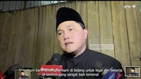 Hingga malam hari tokoh terus berdatangan, saat malam hari terpantau Seskab Teddy Indra Wijaya, Menteri BUMN Erick Thohir, dan Mendagri Tito Karnavian hadir melayat ke rumah duka. Terlihat juga Eks Menteri Parekraf Sandiaga Uno datang mengucapkan belasungkawa secara langsung. (foto: 20 detik)