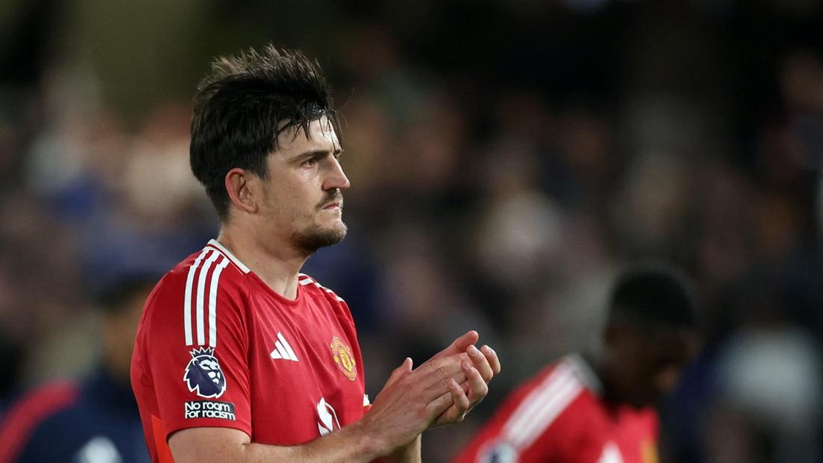 Harry Maguire harus diberi kontrak baru oleh Manchester United. (Foto: Action Images via Reuters/Paul Childs)