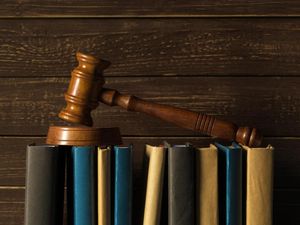7 Isu Krusial UU KUHP Baru: Hukum Adat hingga Kebebasan Berekspresi