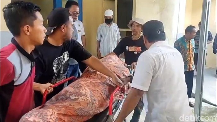 Jenazah Bambang Ali Nuryanto, mantan Camat Warungpring, Pemalang. Dia jadi korban amukan keponakannya, Rabu (21/5/2025).