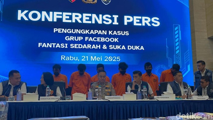 Jumpa pers kasus Grup FB Fantasi Sedarah dan Suka Duka di Bareskrim Polri. (Rumondang/detikcom)