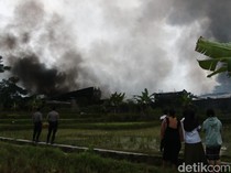 6 Jam Lebih Kebakaran Pabrik Garmen di Sleman Belum Padam