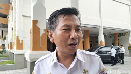 Kepala Badan Pengelola Keuangan dan Aset Daerah (BPKAD) NTB, Nursalim, Selasa (20/5/2025). (Ahmad Viqi/detikBali)