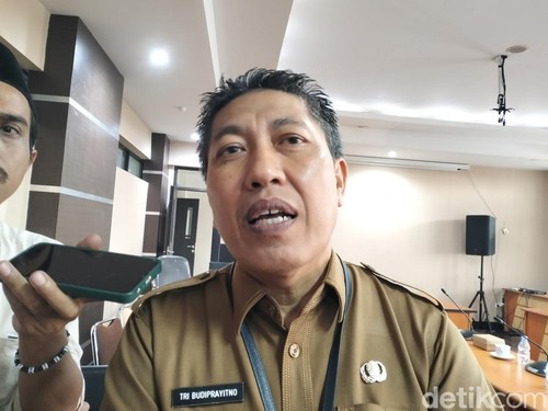 Kepala Badan Kepegawaian Daerah (BKD) Provinsi NTB Tri Budi Prayitno. (Ahmad Viqi/detikBali).