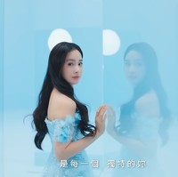 Kim Tae Hee dikenal sebagai salah satu aktris tercantik di Korea. Bersama dengan Song Hye Kyo dan Jun Ji Hyun, ibu dua anak itu termasuk dalam ‘trio aktris legendaris’. Foto: YouTube Jingchi