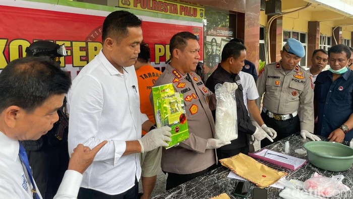 Konferensi pers Polresta Palu terkait penangkapan pria simpan sabu 2,4 Kg.