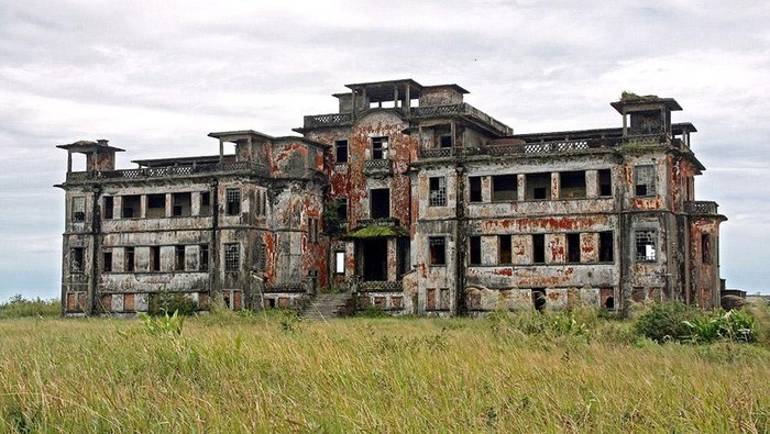 Le Bokor Palace Terbengkalai