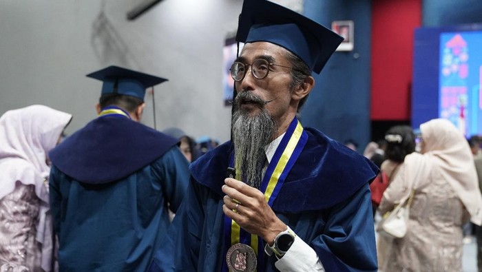 Makoto Uda, Wisudawan WNA dari MBA SBM ITB bagikan cerita kuliahnya di Indonesia.