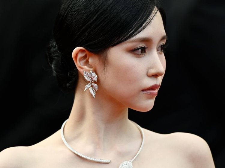 Mina TWICE Juga ke Cannes 2025 Tapi Gak Ketemu Syahrini