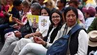 Suasana penuh harapan dan sukacita mewarnai audiensi umum pertama Paus Leo XIV di Roma. REUTERS/Guglielmo Mangiapane