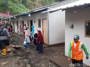 130 KK Pengungsi Korban Tanah Gerak Brebes Dipindah ke Hunian Sementara