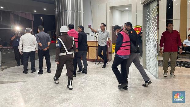 Perkembangan penanganan perkara, dugaan tindak pidana korupsi pada pemberian kredit dari Bank Jabar dan Bank DKI kepada PT Sritex. (CNBC Indonesia/Romys)