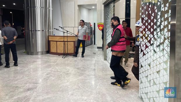 Perkembangan penanganan perkara, dugaan tindak pidana korupsi pada pemberian kredit dari Bank Jabar dan Bank DKI kepada PT Sritex. (CNBC Indonesia/Romys)