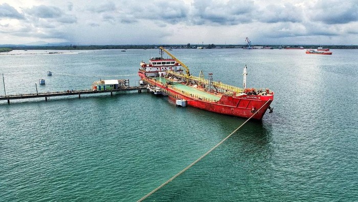 Pertamina pastikan distribusi BBM ke Bengkulu tetap lancar.