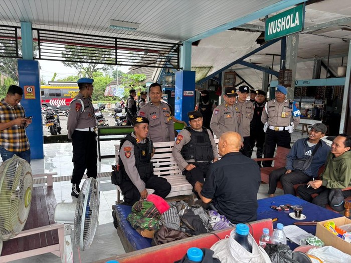 Polda Jateng dan jajarannya saat melakukan Operasi Aman Candi 2025.