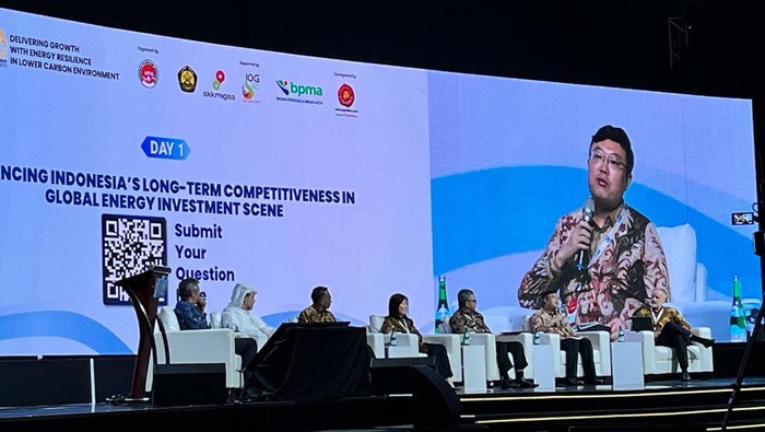 Presiden Direktur PetroChina International Jabung Ltd (PCJL) Wang Lei dalam Panel Diskusi di IPA Convex 2025, di ICE BSD, Tangerang, Selasa (20/5/2025).