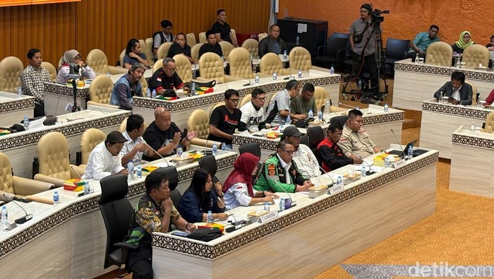 Rapat Komisi V DPR RI