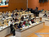 Komisi V DPR Sebut Buat Aturan Tak Bisa Sehari Jadi, Ojol Singgung UU KPK