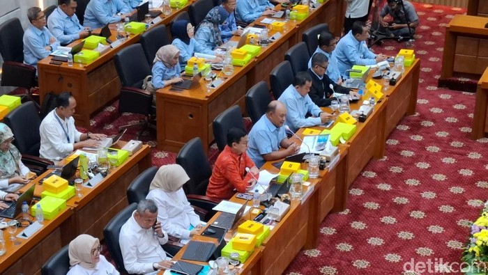 Rapat membahas MBG