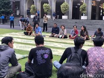 9 Tuntutan Aliansi Mahasiswa UGM dalam Aksi Kemah di Gedung Rektorat
