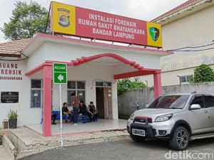 Baku Tembak Pencuri Mobil Vs Polisi di Bandar Lampung