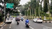 Titik konvoi pertama ada di Kawasan Balai Kota Bandung yang ada di Jalan Wastukencana. Dari Jalan Wastukencana tetap lurus ke arah Jalan LLRE Marthadinata.