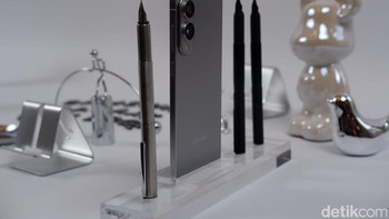 Untuk durabilitasnya, Galaxy S25 Edge menggunakan materian titanium, Foto: Adi Fida Rahman/detikINET