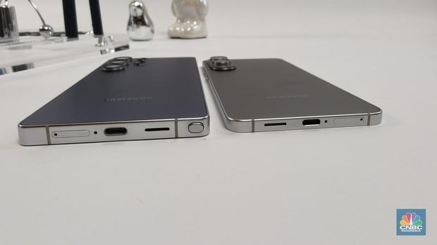 Samsung merilis S25 Edge yang menjadi HP paling tipis yang pernah ada di S series. Ini mengalahkan Galaxy S6 yang diluncurkan 10 tahun lalu. (Novina Putri Bestari)
