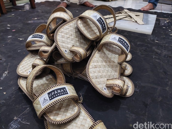 Sandal Upanat