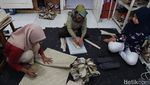 Mengintip Pembuatan Sandal Khusus Candi Borobudur