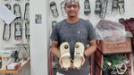 Mengintip Pembuatan Sandal Khusus Candi Borobudur