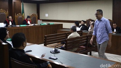 Sidang Dugaan Korupsi Indofarma dengan Kerugian Negara Rp377 M
