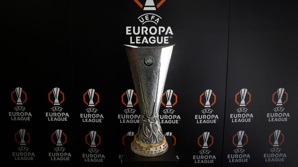 Trofi Liga Europa. Foto: REUTERS/Vincent West