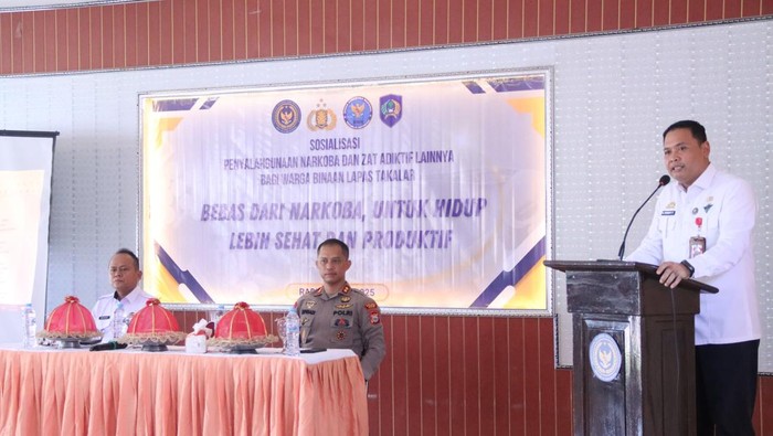 Wabup Takalar Hengky Yasin saat melakukan sosialisasi anti narkoba di Lapas Takalar. Dokumen Istimewa