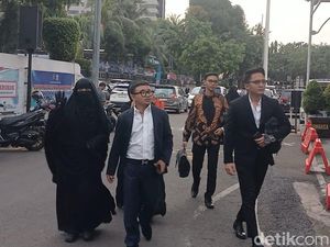 Duduk Perkara Umi Pipik Polisikan 2 Akun Netizen Pembully