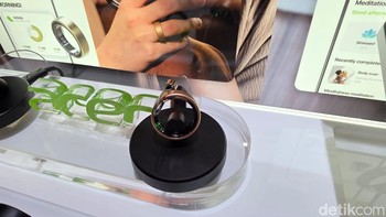 Saat ini, Acer FreeSense belum tersedia di banyak negara dan belum ada informasi kapan masuk ke pasar Indonesia. Harganya sendiri dibanderol sekitar USD 199. Kehadiran cincin pintar ini merupakan pertanda ekspansi Acer ke perangkat wearable yang salah satu keunggulannya adalah implementasi AI. Foto: Fyk/detikinet