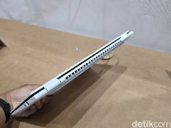 Ini Dia Acer Swift Edge 14 AI, Laptop Ringan Layar OLED 3K