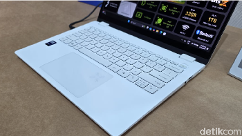 Fitur menarik lainnya adalah, laptop ini merupakan yang pertama dengan lapisan Corning Gorilla Matte Pro. Fitur ini disebut Acer telah diuji mampu mengurangi pantulan layar hingga 95% dibanding permukaan kaca anti silau lain, lebih nyaman digunakan di ruangan. Foto: Fino/detikinet