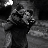 Akan segera menikah, Al dan Alyssa juga terlihat semakin nempel bak perangko. Aura calon manten keduanya pun makin terpancar. Foto: Instagram/@alyssadaguise